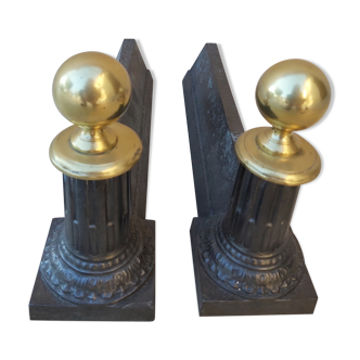 Paire de chenets en fonte et bronze