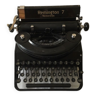 Machine à écrire ancienne remington