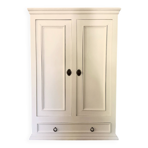 Armoire parisienne