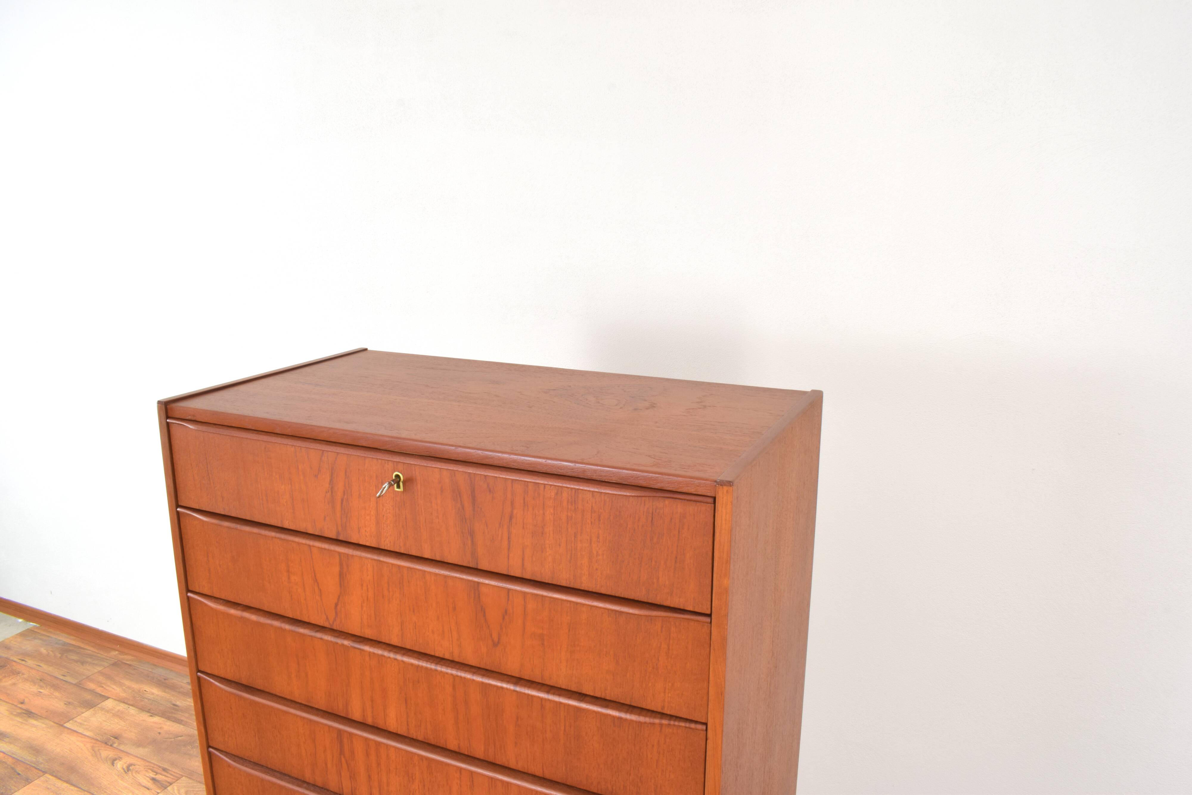 Mid-Century Danish Teak Chest of Drawers, 1960s.