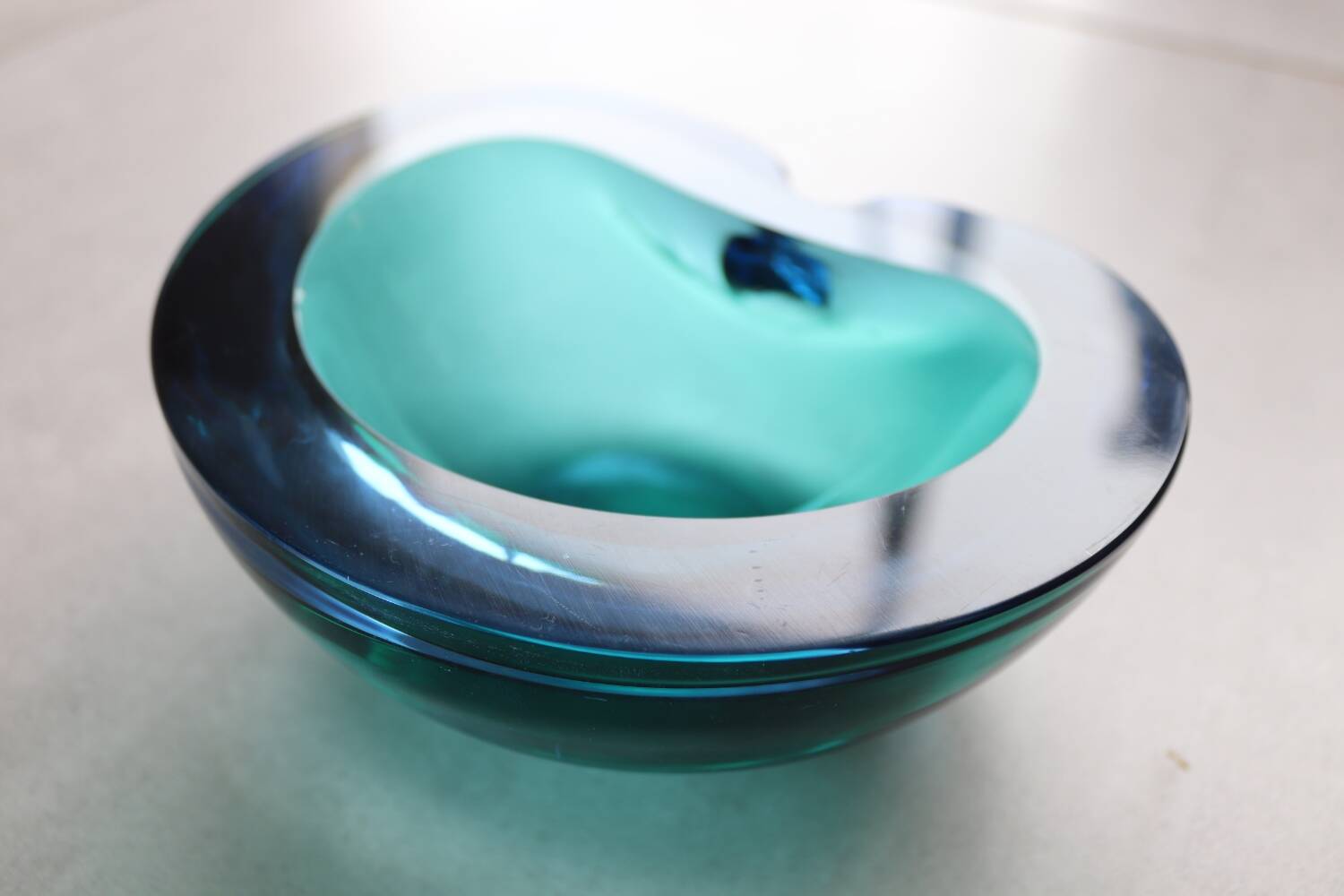 Empty pocket in murano glass two blues