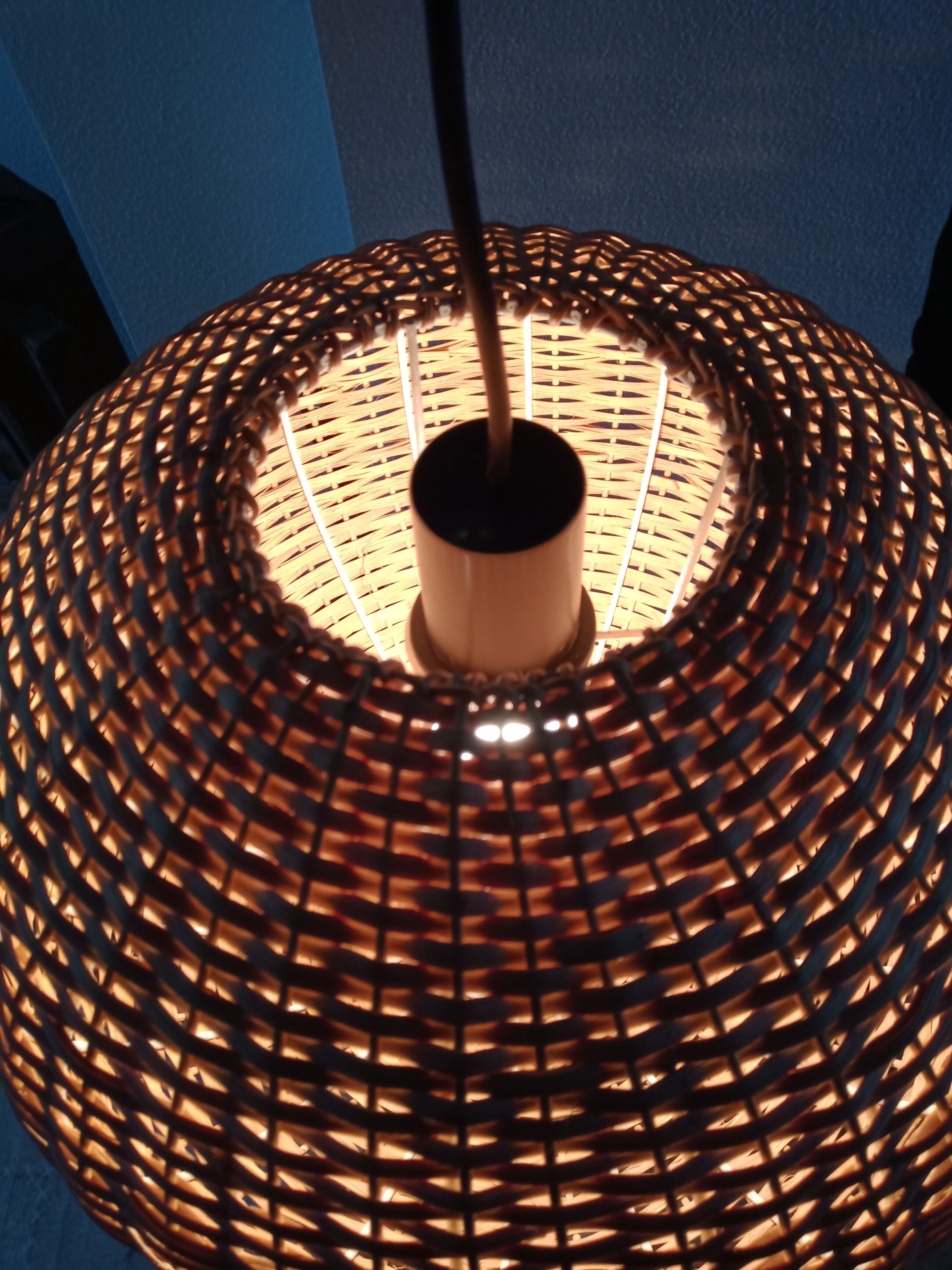 Scandinavian wicker suspension