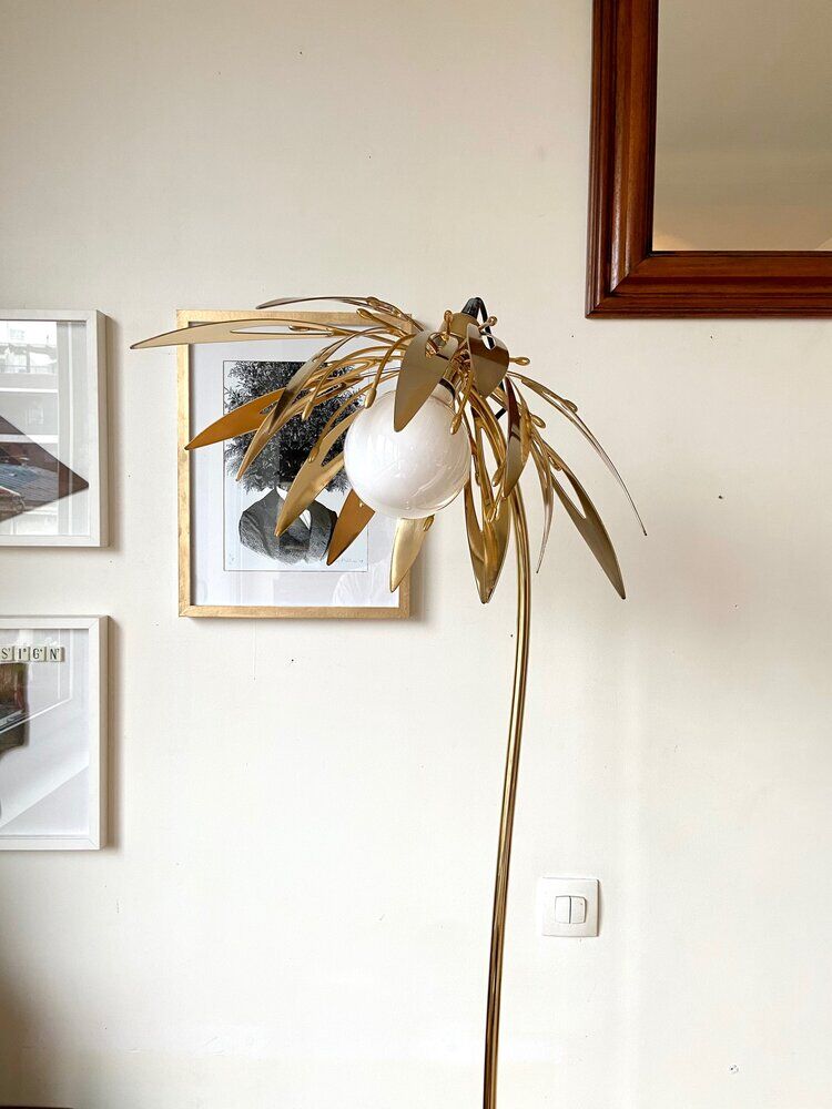 Gold metal flower lamppost