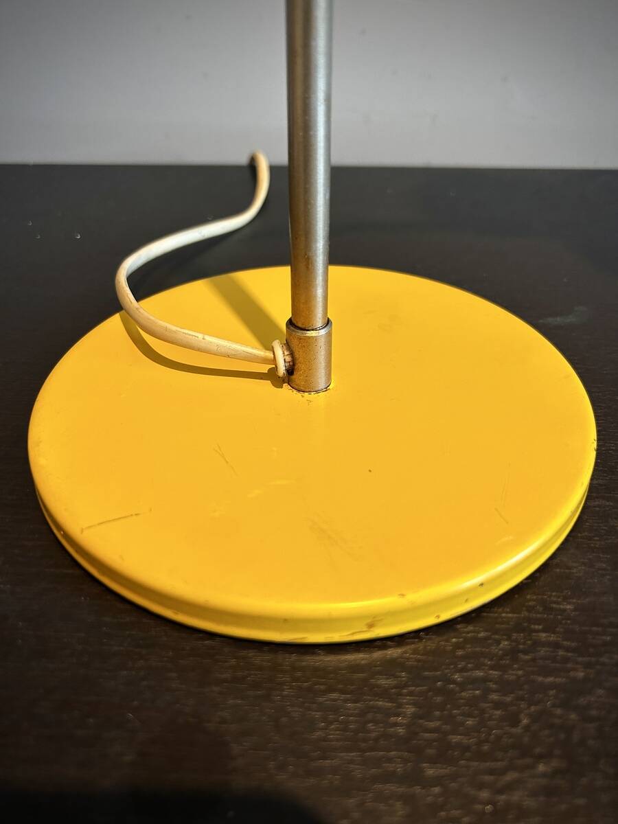 Vintage pop yellow desk lamp