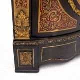 Commode d'angle ancienne, France, milieu du XIXe siècle.