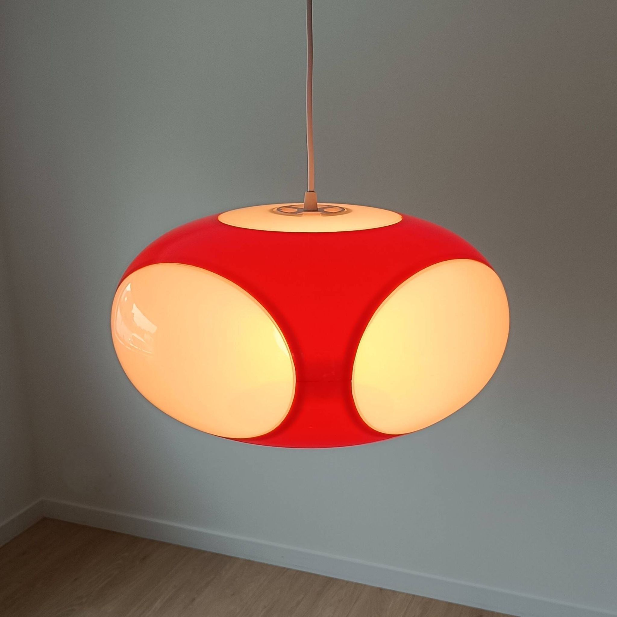 Orange/white bug-eye UFO pendant lamp – Massive