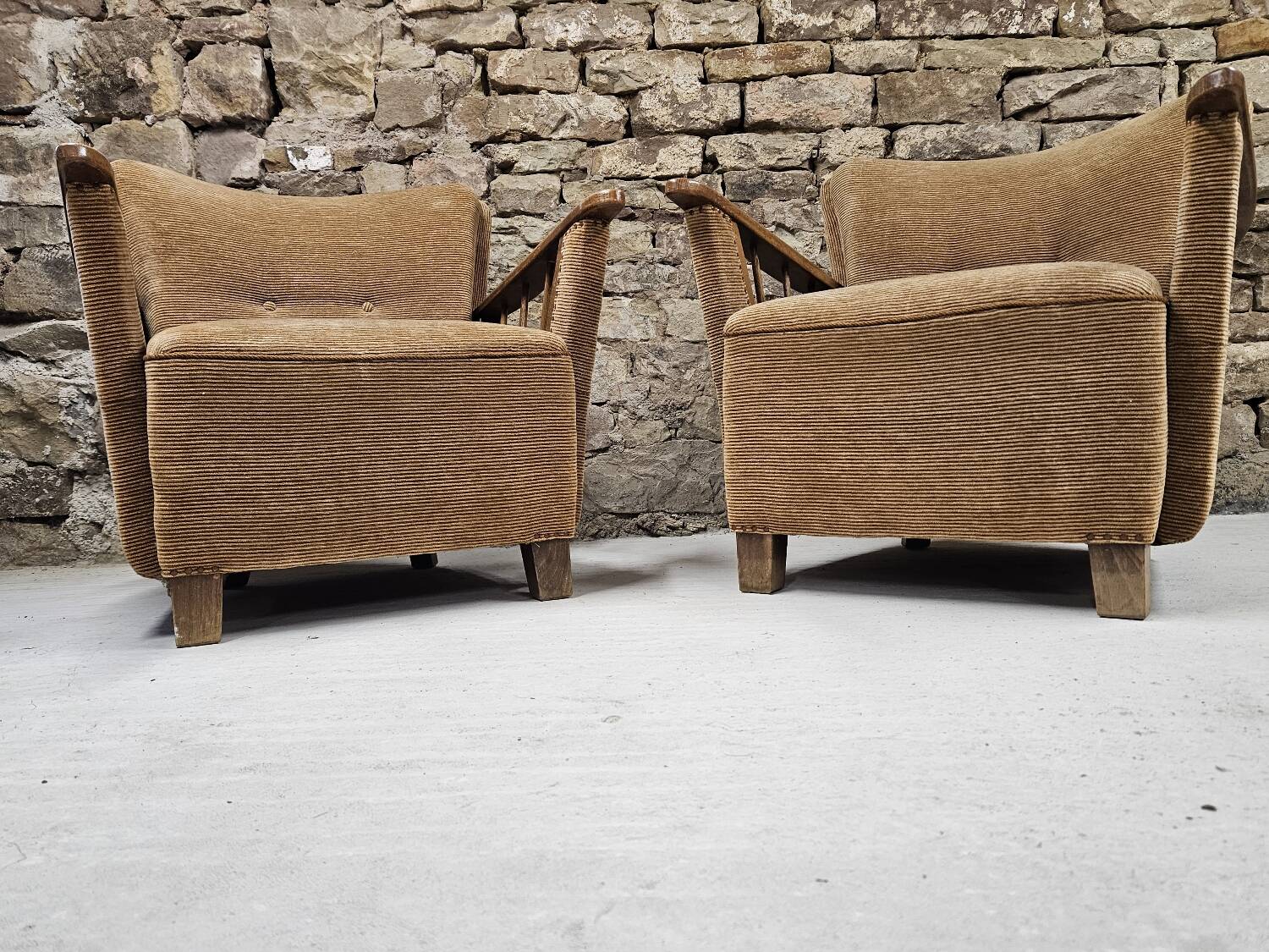 Paire de fauteuils brutalistes, années 1950