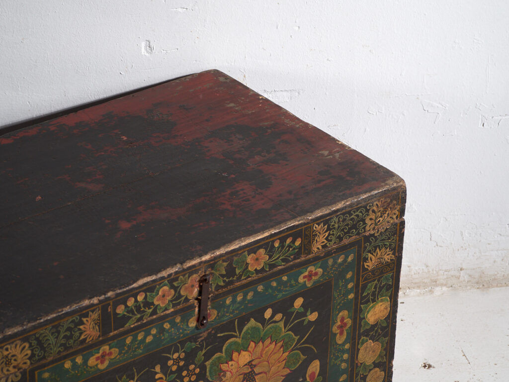 Antique Chinese chest painted in pine wood – China, circa 1900