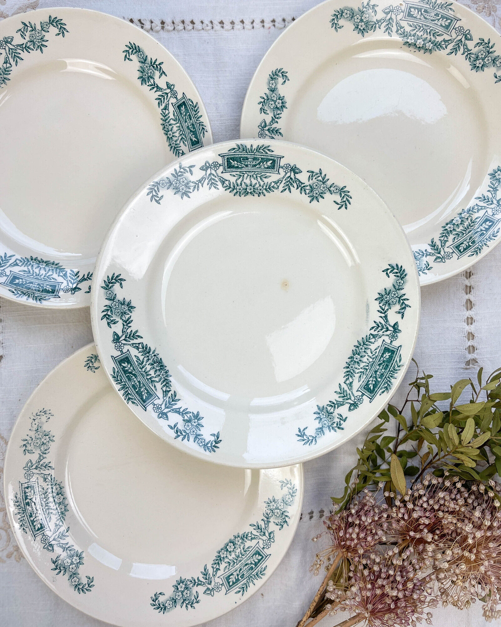 4 flat plates Terre de fer Longchamp model Lutèce Made in France