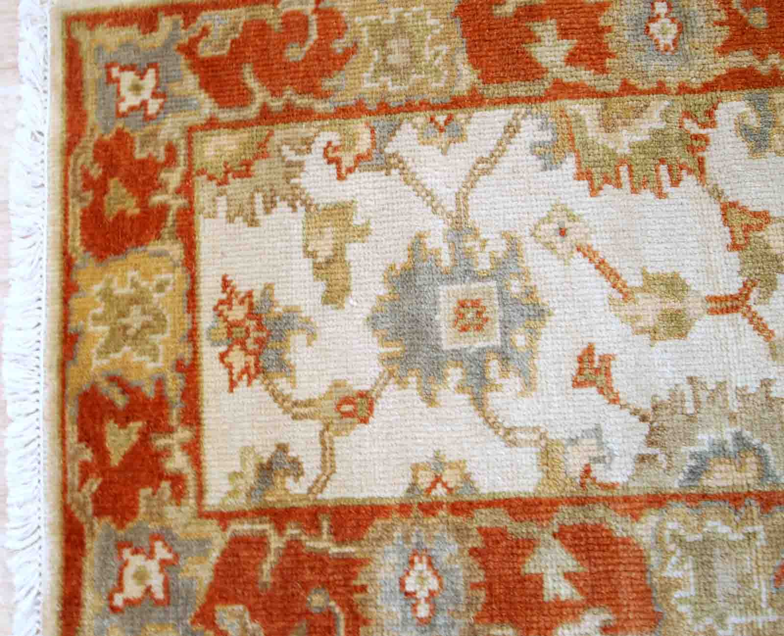 Vintage Indian Mahal handmade carpet 64cm x 97cm 1980s