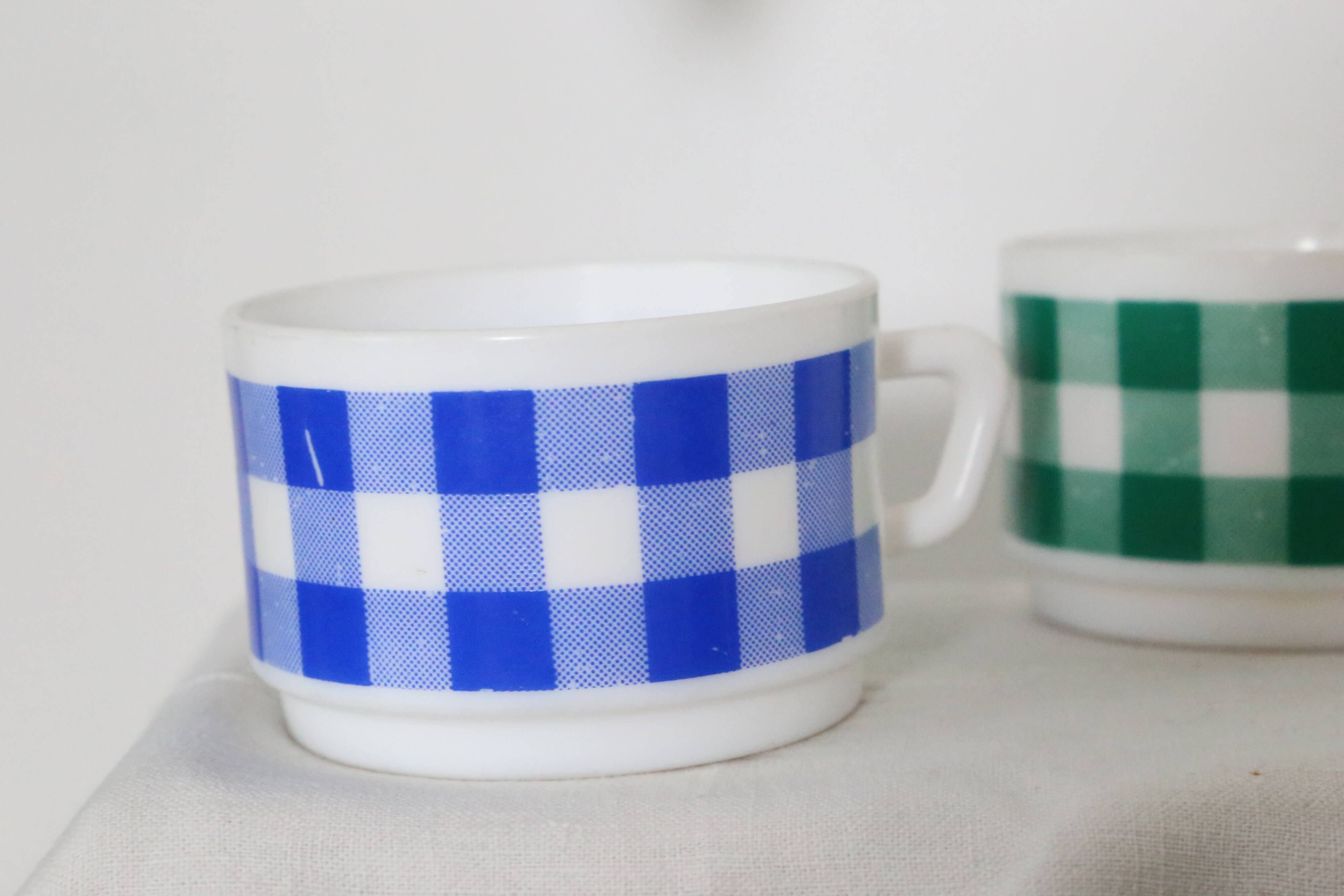 Large Arcopal x2 cups, vintage French