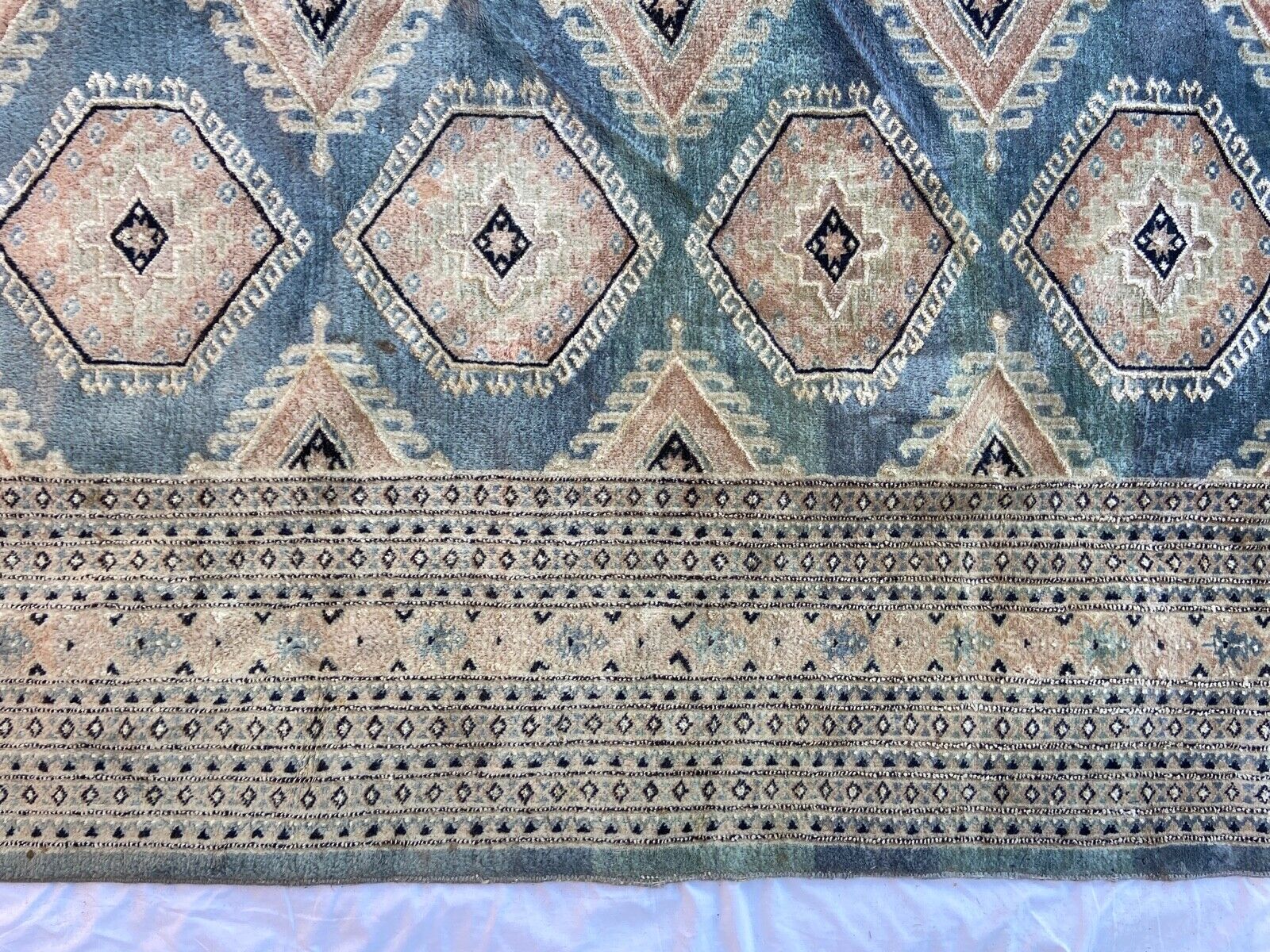 Tapis oriental fait main xxeme fond bleu 307 cm x 222 cm