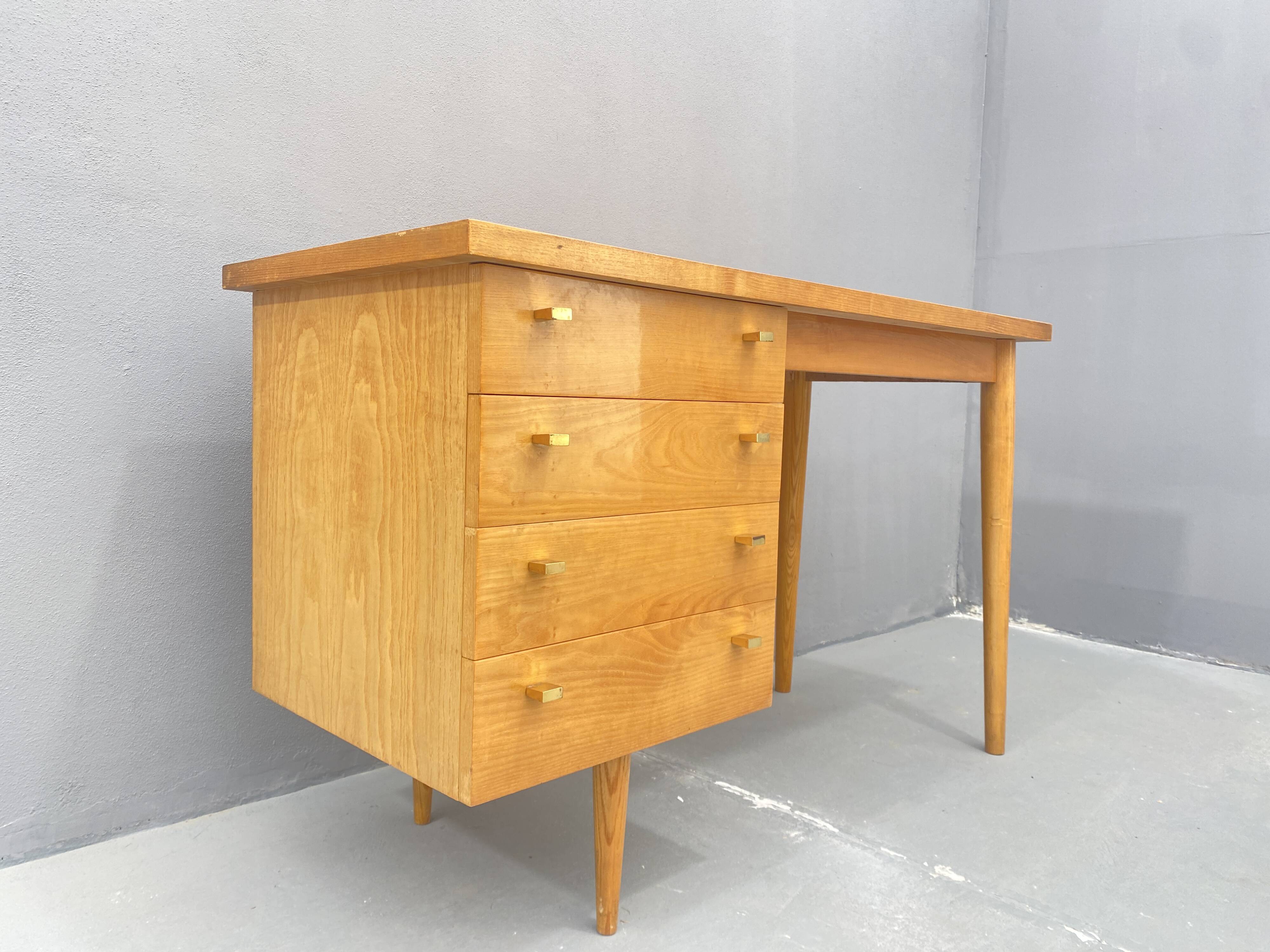 Bureau en hêtre, Tchécoslovaquie 1970