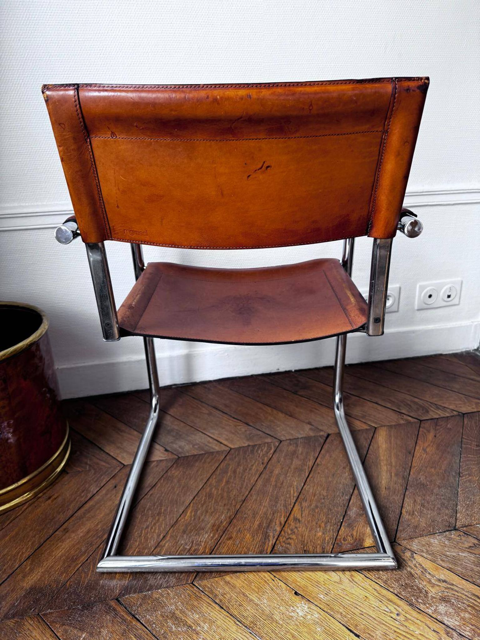 4 fauteuils cantilever Matteo Grassi en cuir cognac