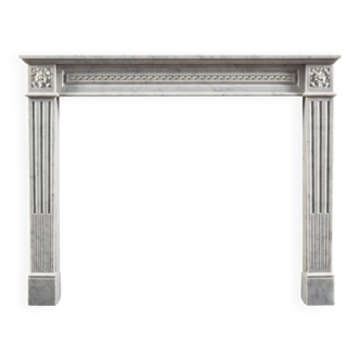 Cheminée en marbre de Carrare de style Louis XVI
