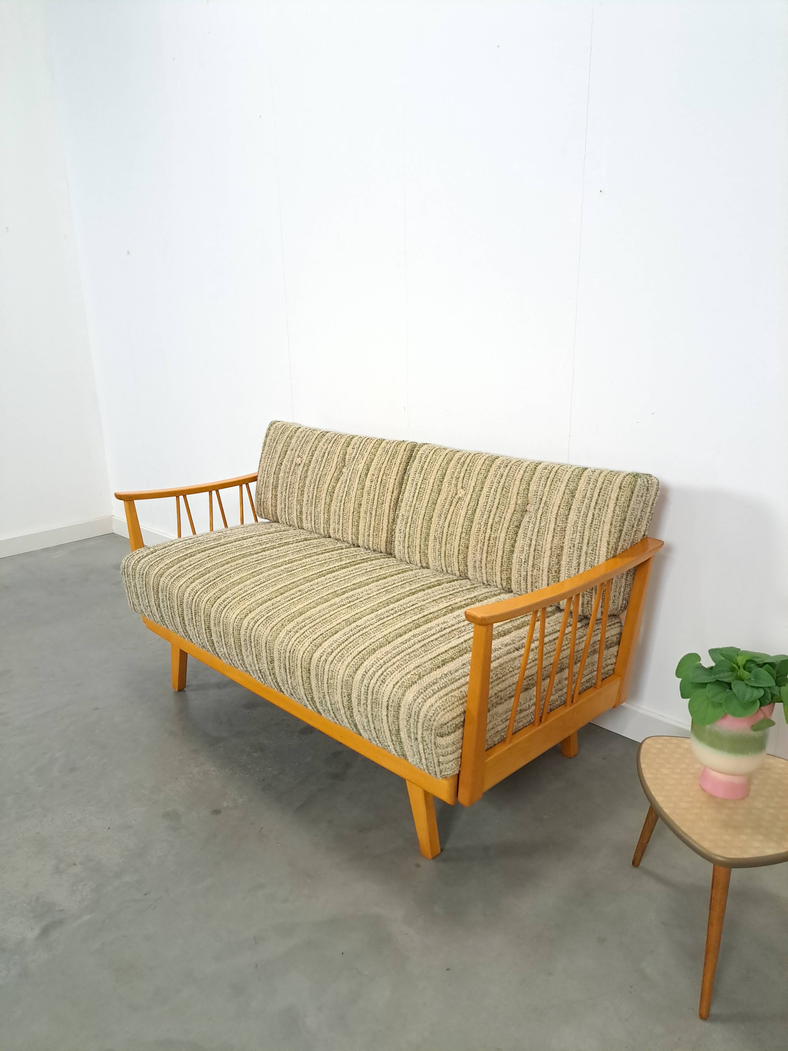 Uitschuifbare slaapbank met kussens, zitbank