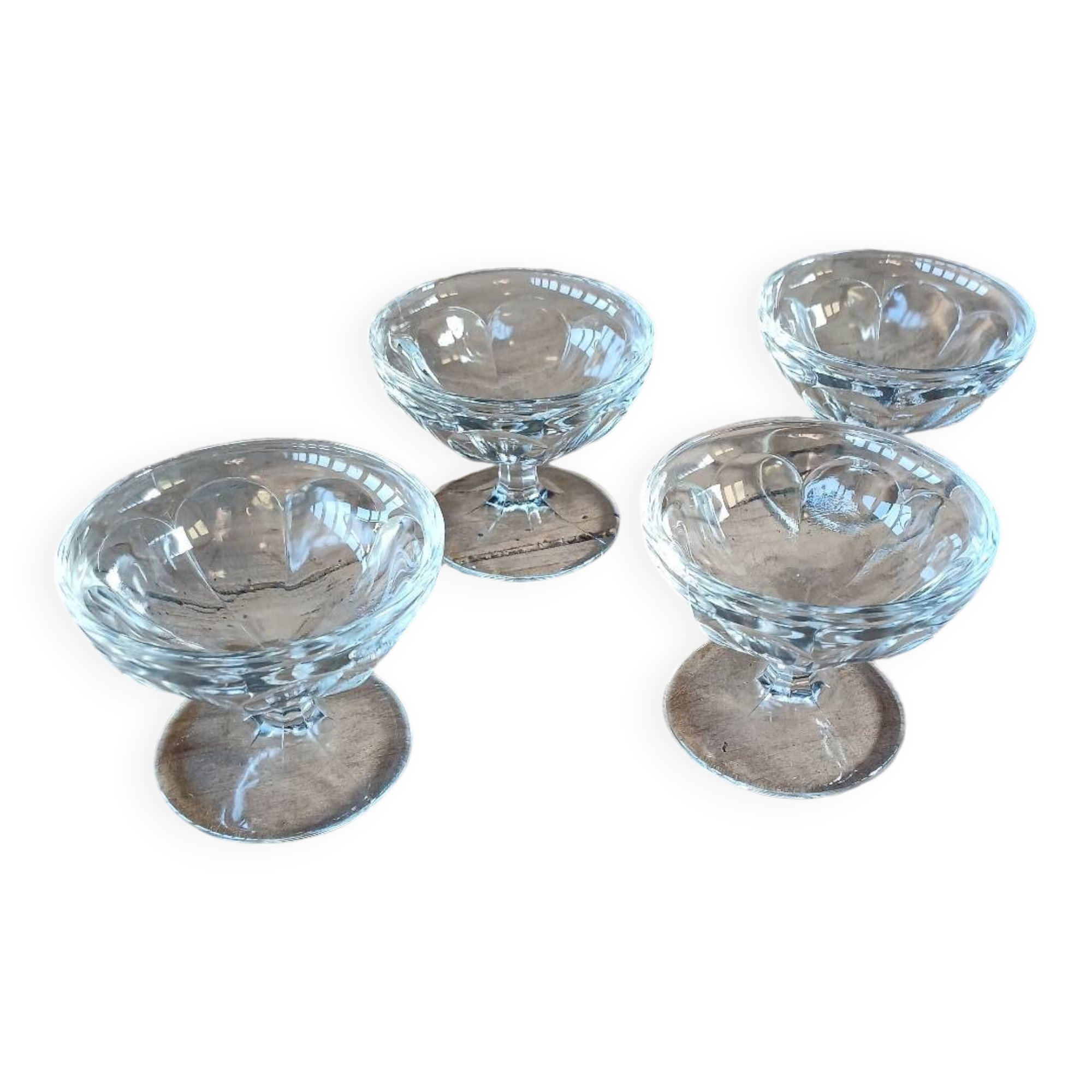 4 small old glass cups