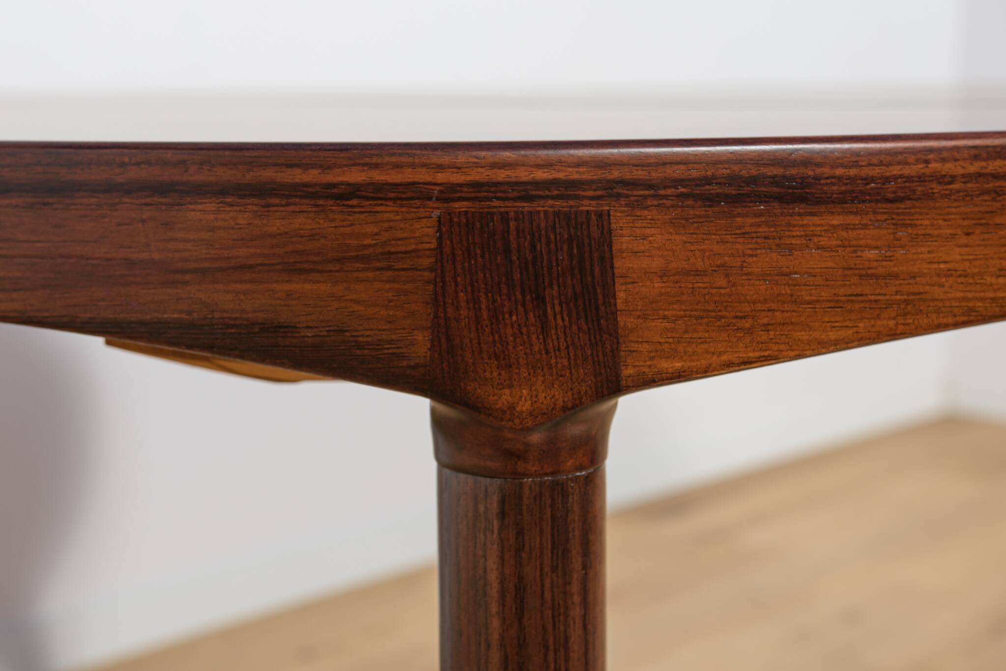Mid-Century Extendable  Rosewood Dining Table by Harry Østergaard for Rande