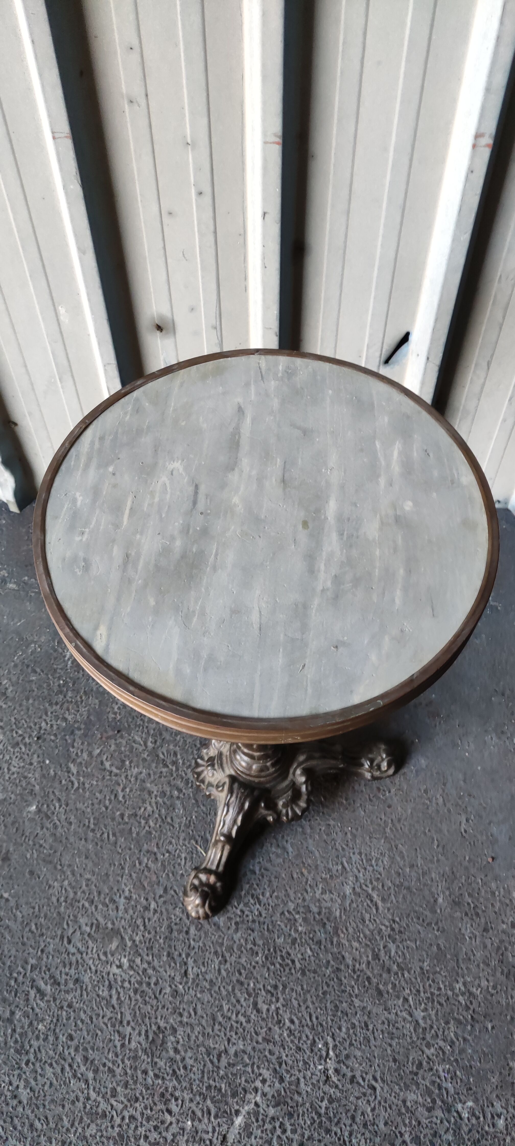 Round bistro table marble top foot cast iron brass edge