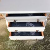 Drawer cabinet