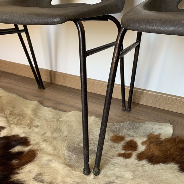 Lot de 4 chaises coque plastique marque Sitting