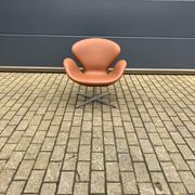 Fritz Hansen Swan chair by Arne Jacobsen in Cognac leather, NEW condition!!