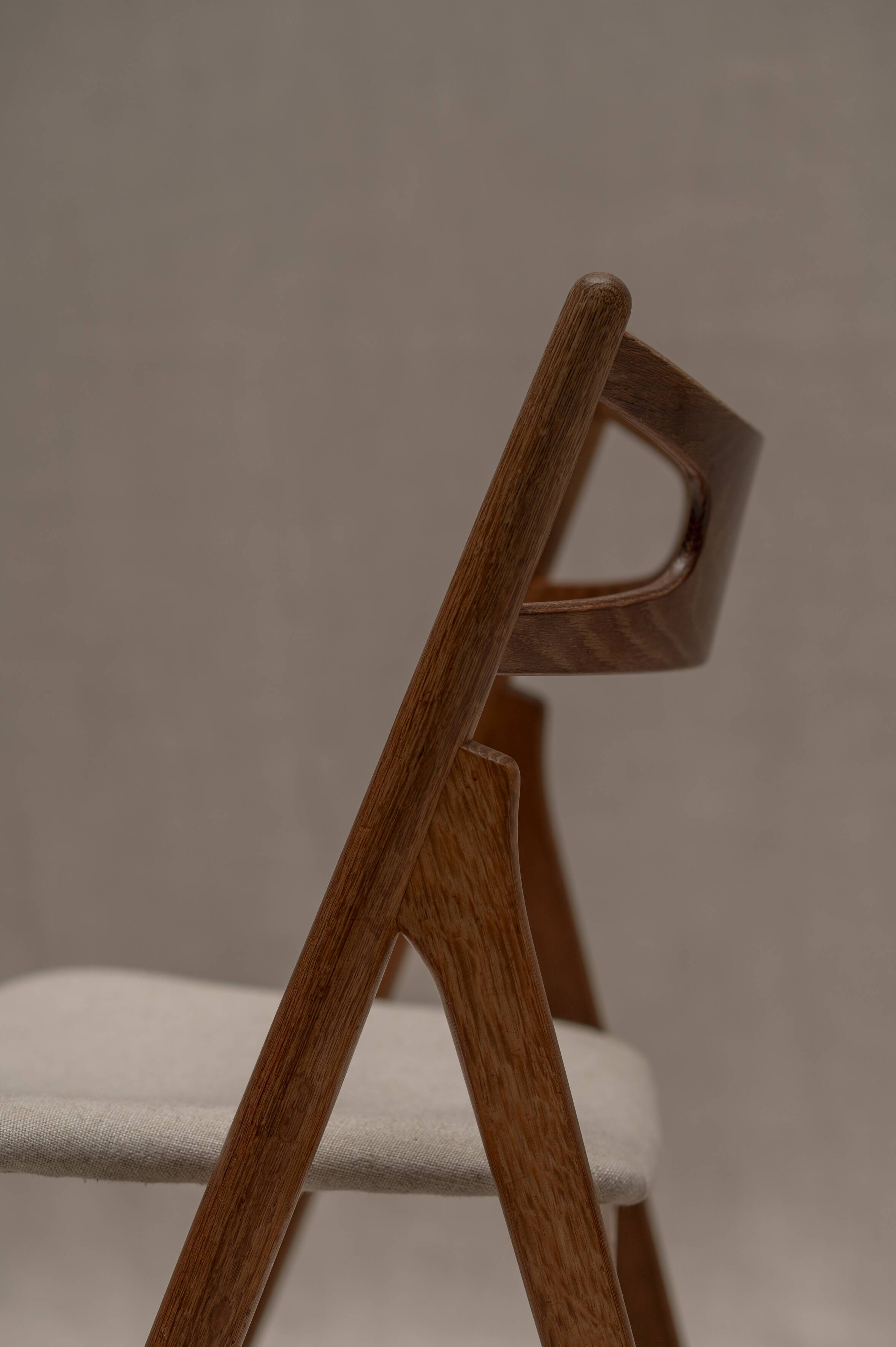 Hans J Wegner 'Sawbuck' CH29 Dining Chairs