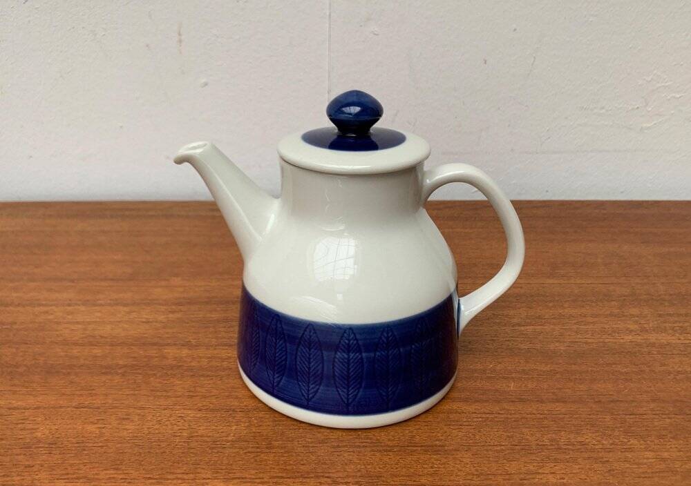 Coffee pot from the Koka Bleu series, Blau, Bla Swedish mid-century by Hertha Bengtson for Rörstrand, 1950s.