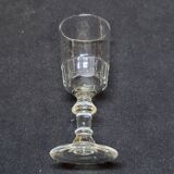 6 anciens verres a liqueur en verre taillé modèle mirabeau
