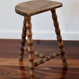 Tabouret ancien tripode en bois tourné