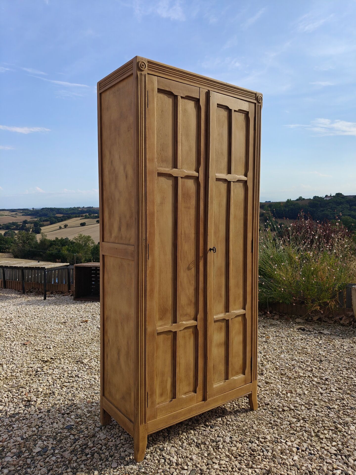 Armoire parisienne