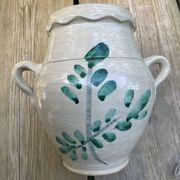 Ancient orza from Lucena, Córdoba, glazed Andalusian pottery with a veined decoration.