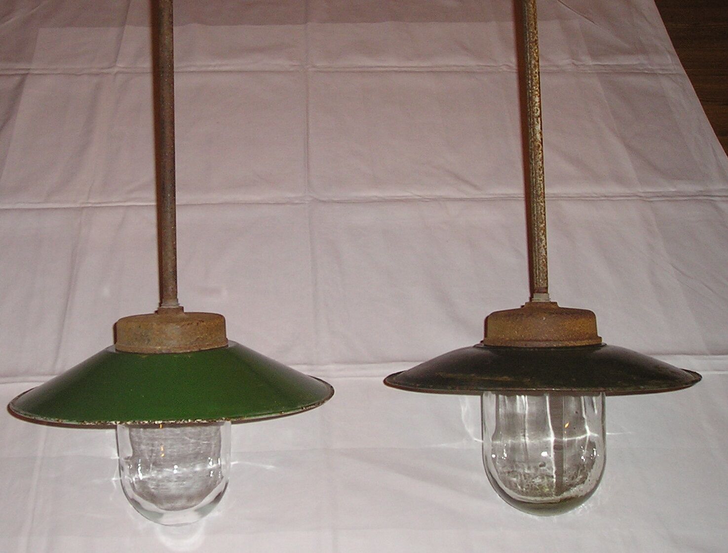 Set of 2 industrial metal enamelled sheet metal pendant lights