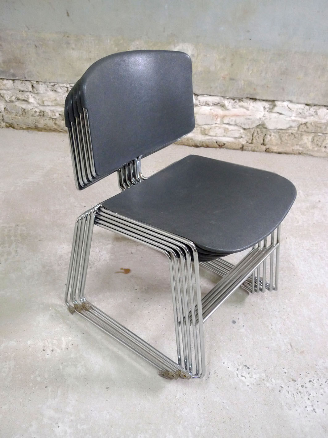 Max Stacker's series of 5 chairs for Steelcase