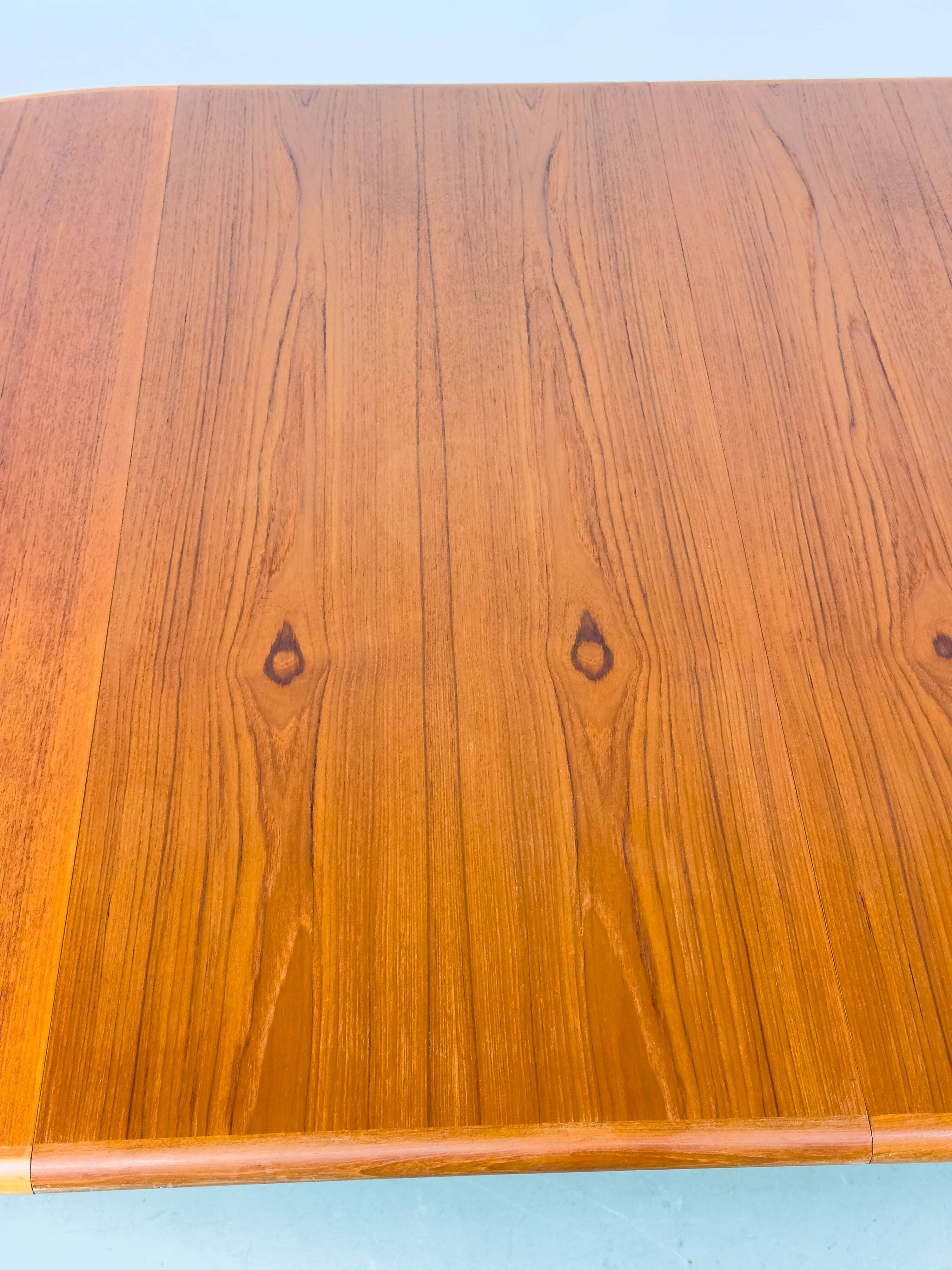 Danish Round Teak Dining Table with Extensions by Gudme Møbelfabrik, 1970s