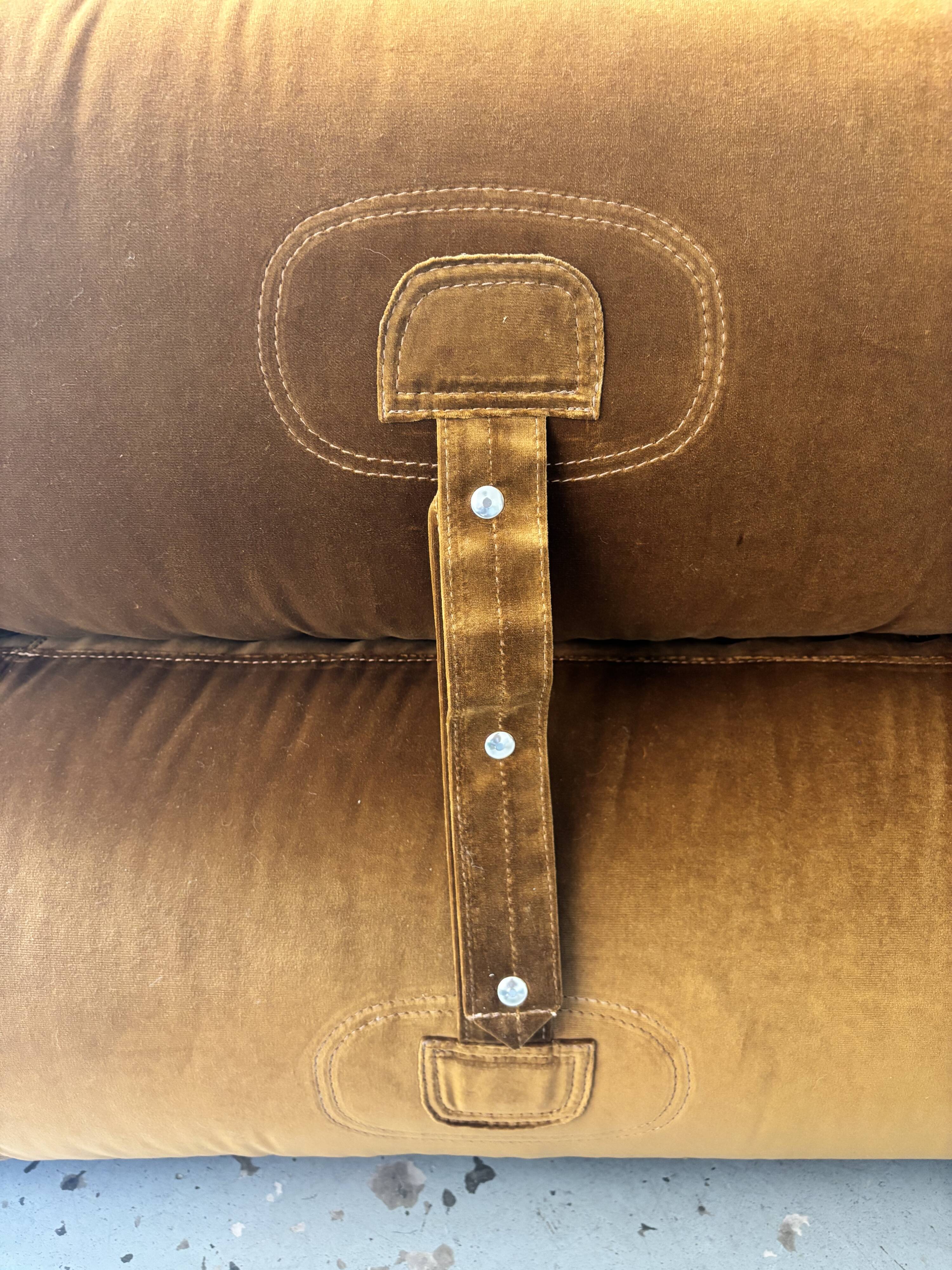 "Anfibio" 3-seater sofa by Alessandro Becchi for Giovaneti, 1970s