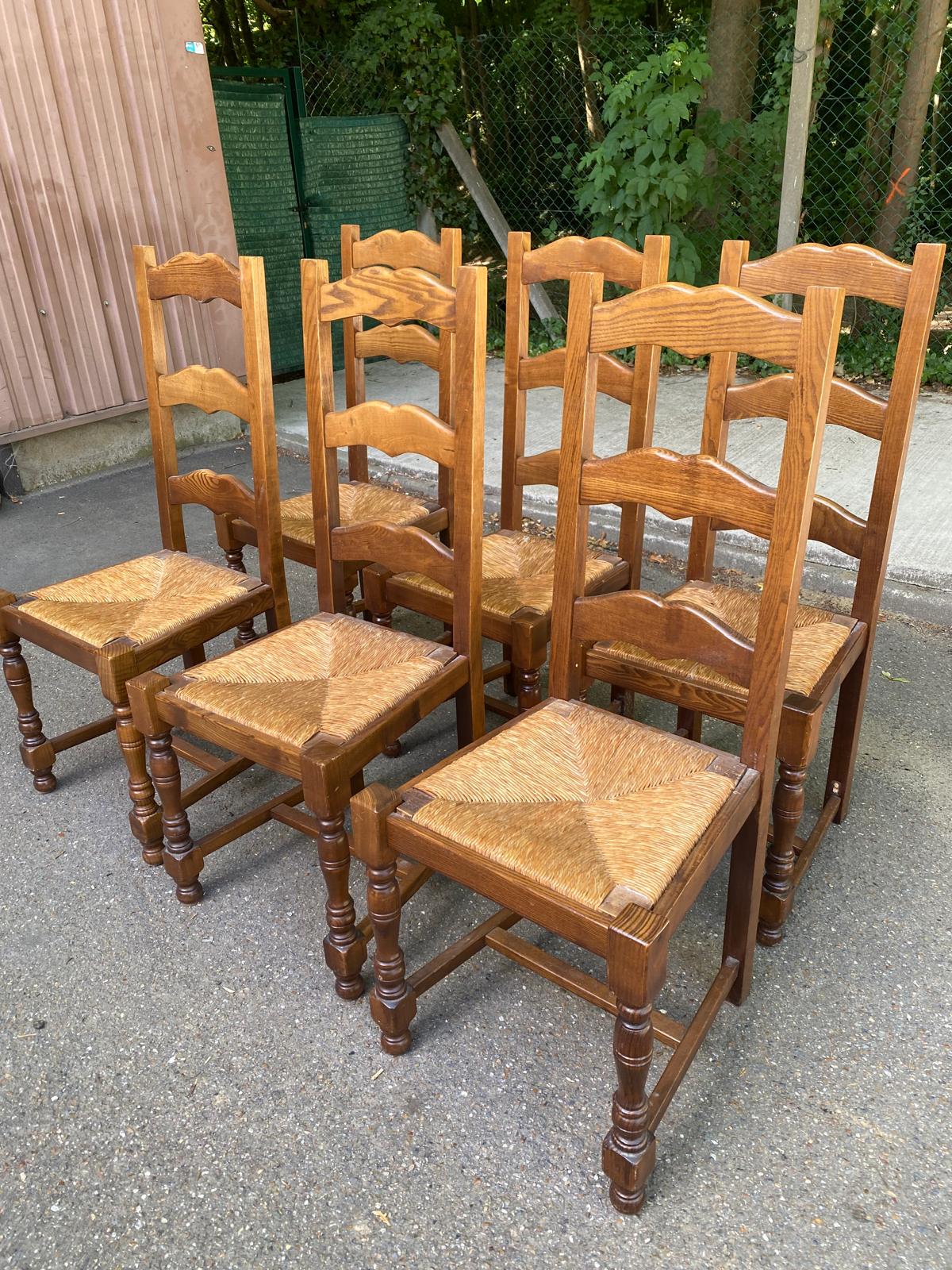 6 solid wood and straw chairs with high farmhouse-style backs