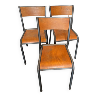 3 chaises d’école vintage