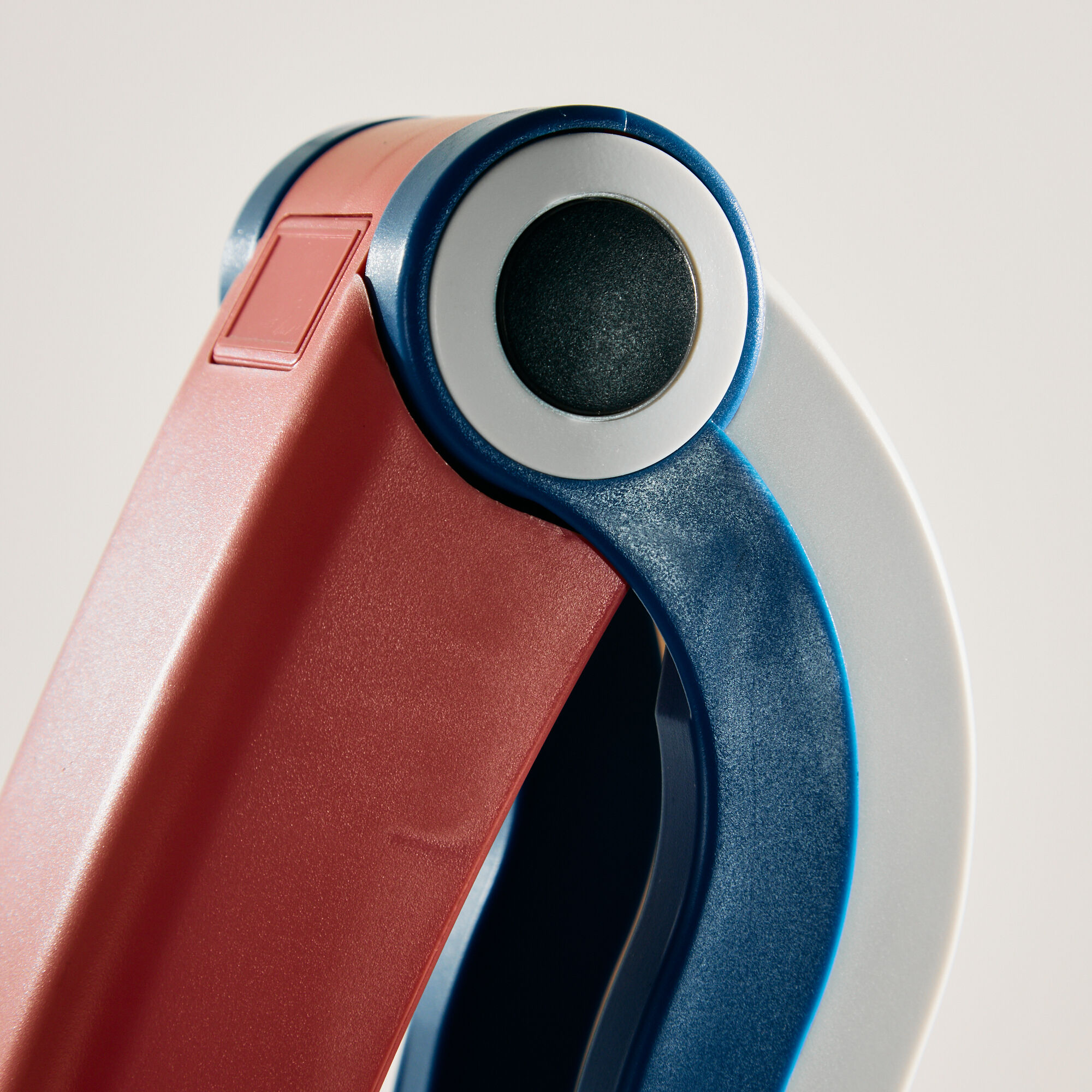 Toucan desk lamp by Huo-Tu Huang for Huangslite