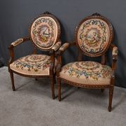 Paire de fauteuils en hêtre, style Louis XVI – début XXe