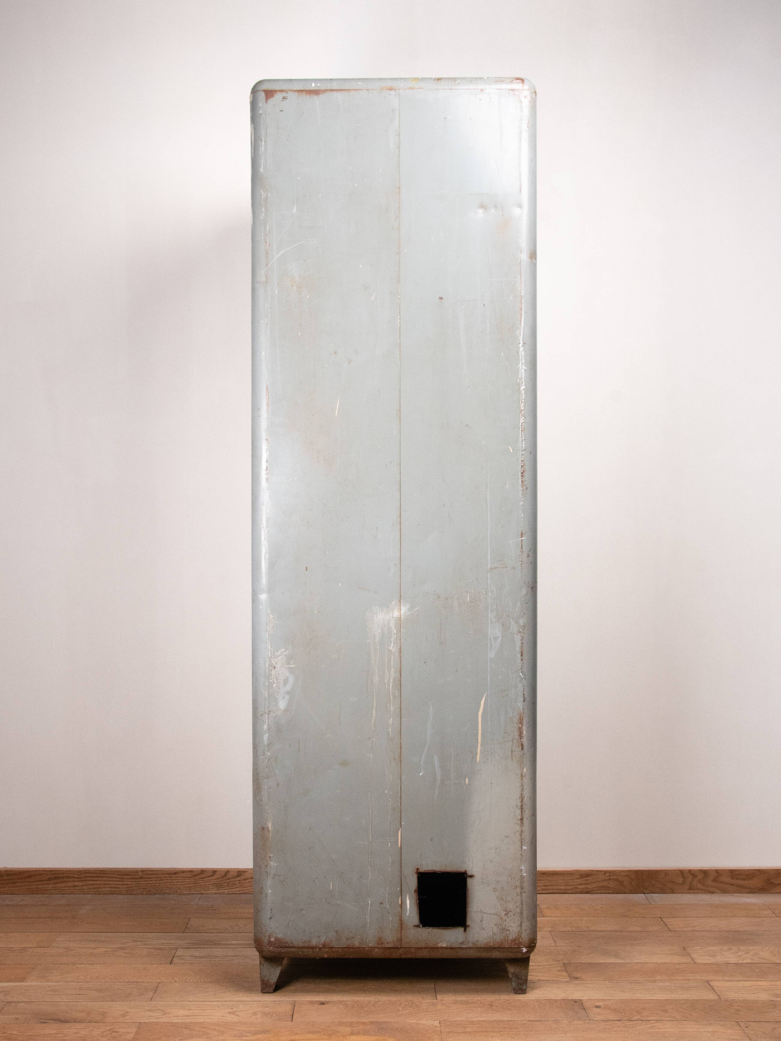 Industrial locker room