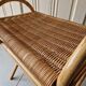 Porte revue en rotin vintage