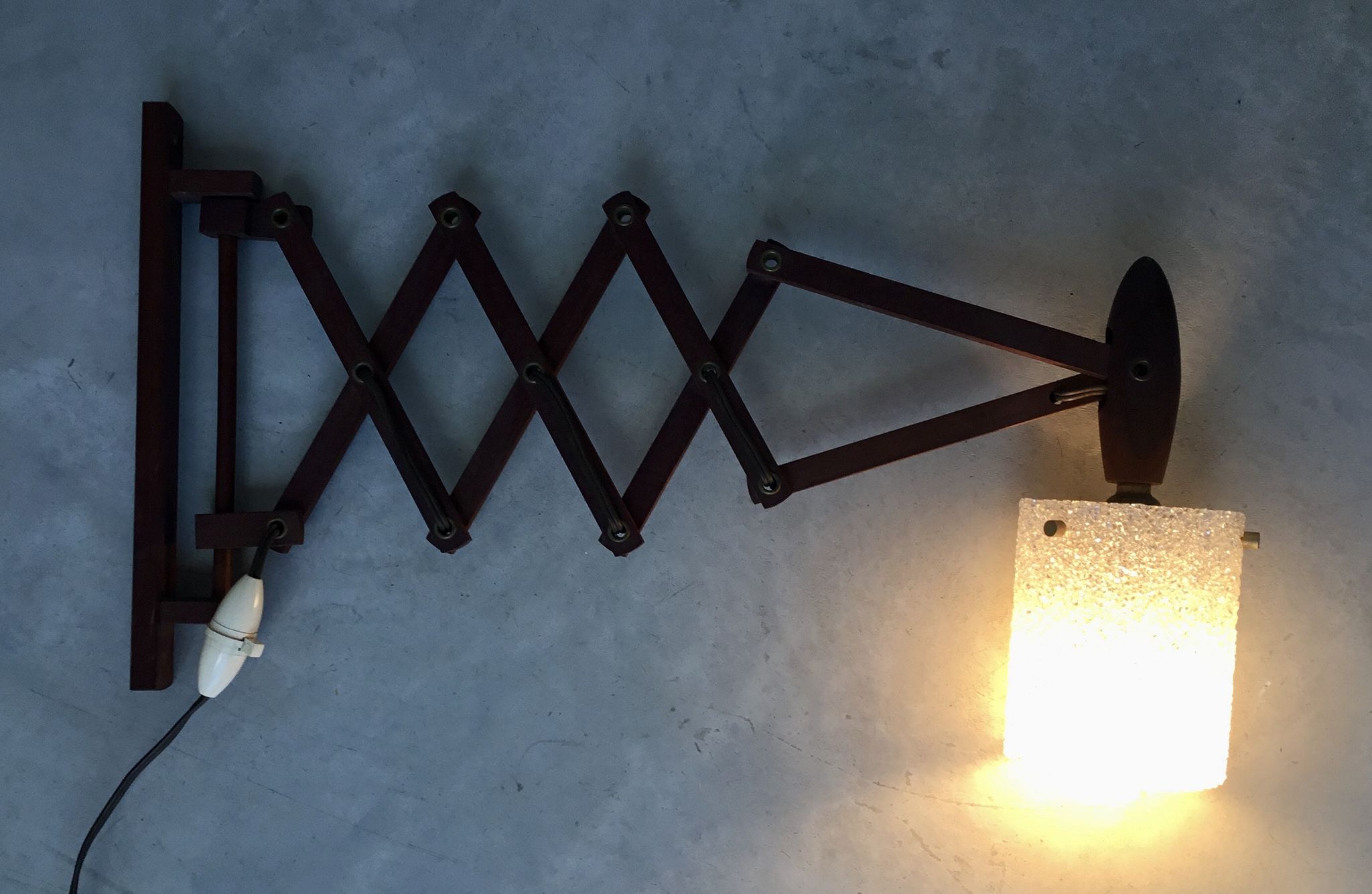 Teak accordion wall lamp Le Klint by Erik Hansen Scandinavian 1950