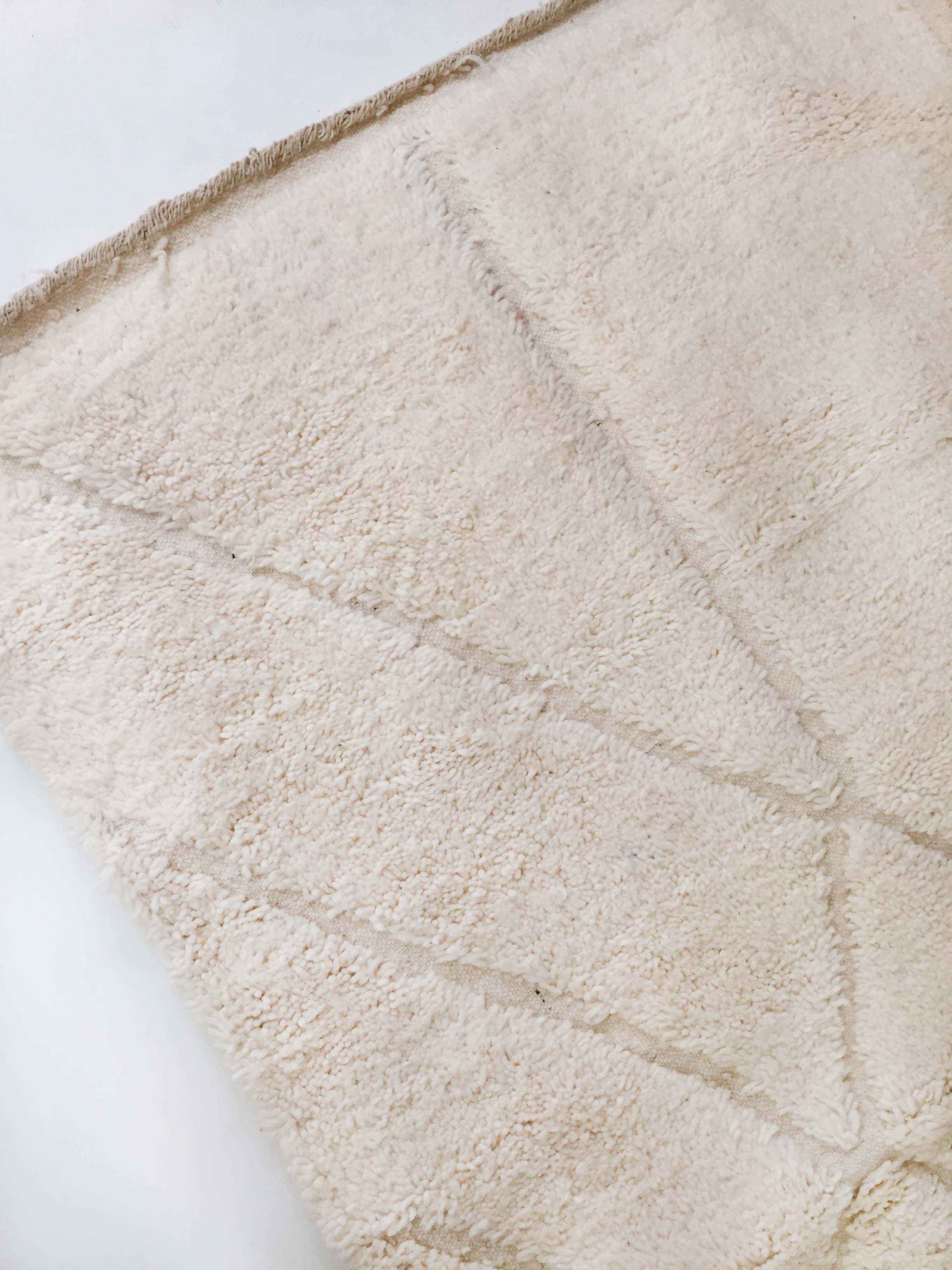 Moroccan berber carpet blessed ouarain ecru with diamond patterns engraved 304x204cm