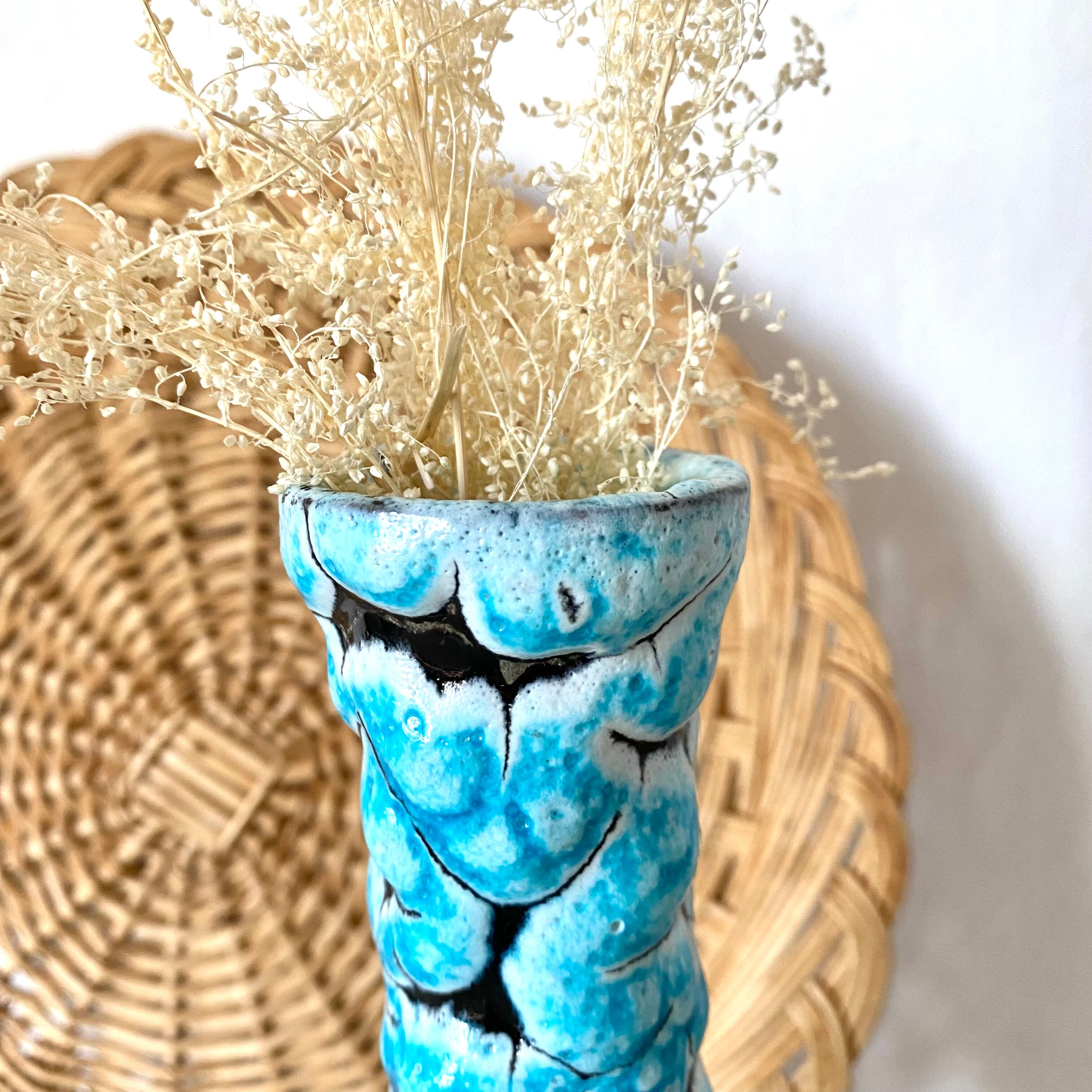 70s single-flower vase