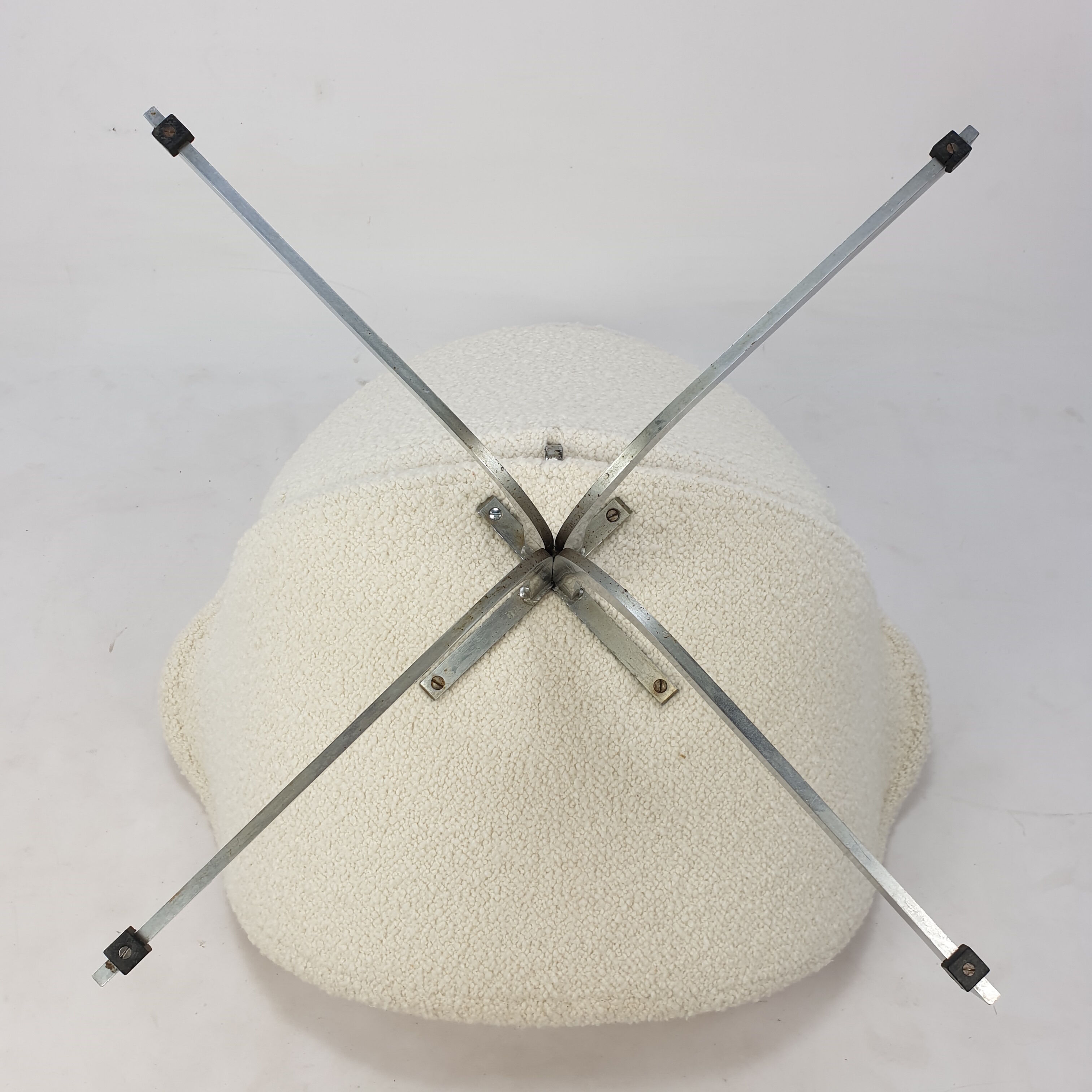 First Edition Big Tulip Chair by Pierre Paulin for Artifort, 1959