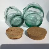 2 bocaux verre moulé vert bouchons liège