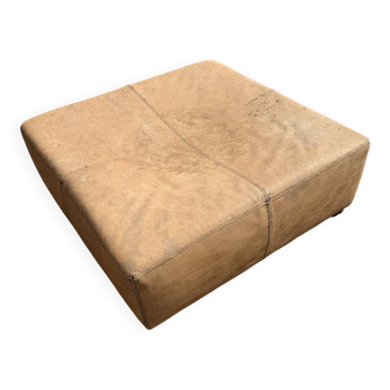 Large square pouffe in patinated nubuck leather – 100 × 100 cm