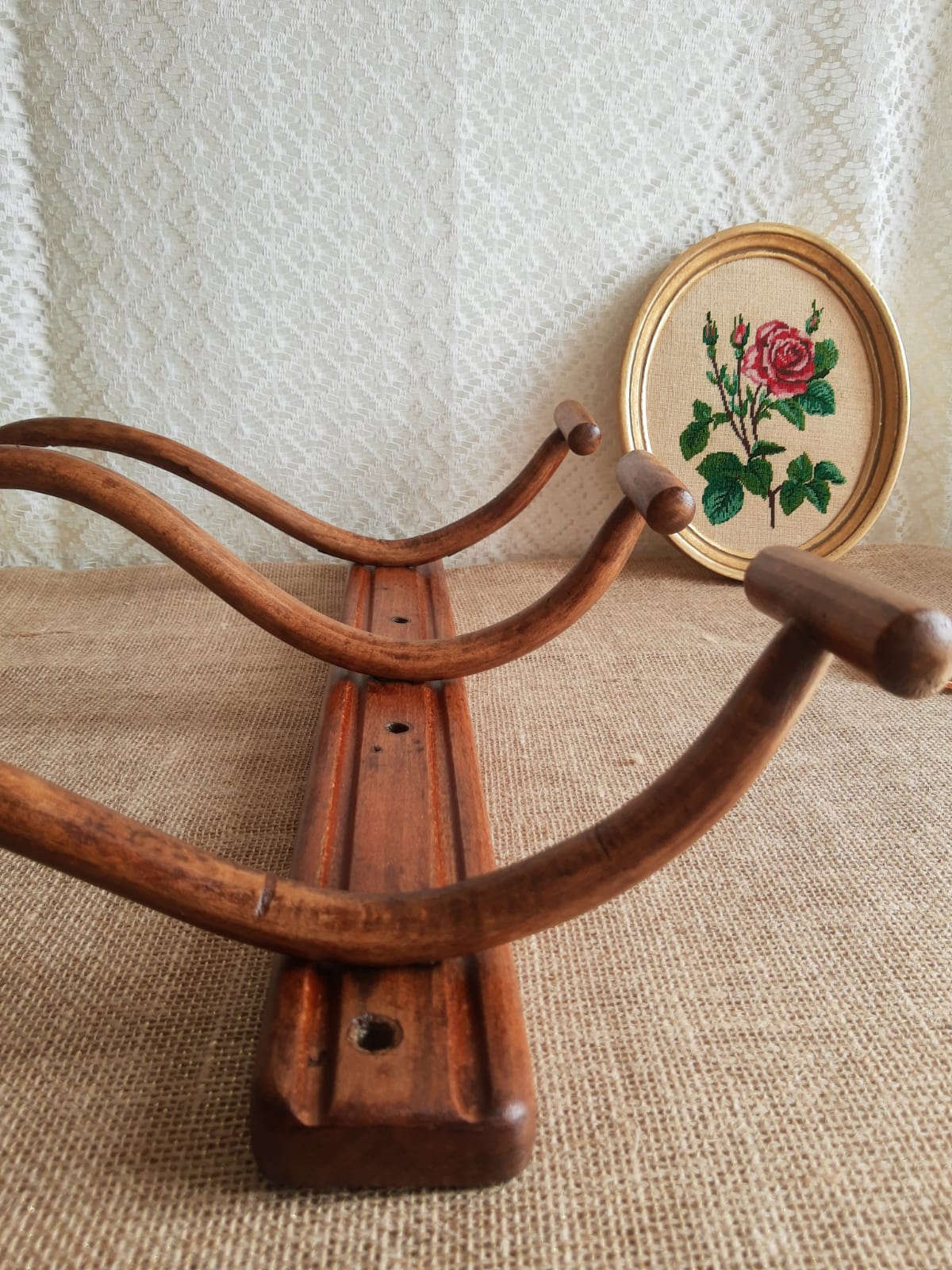 Wall coat rack