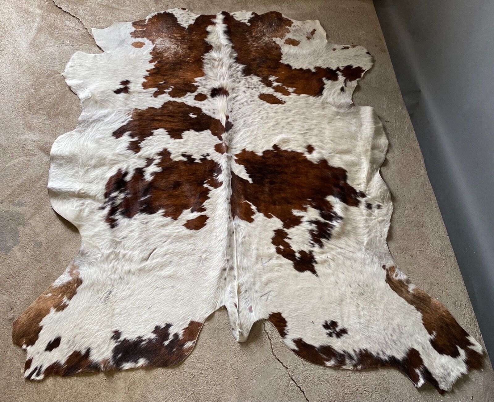 Cowhide carpet white and brown 1970 230 x 219